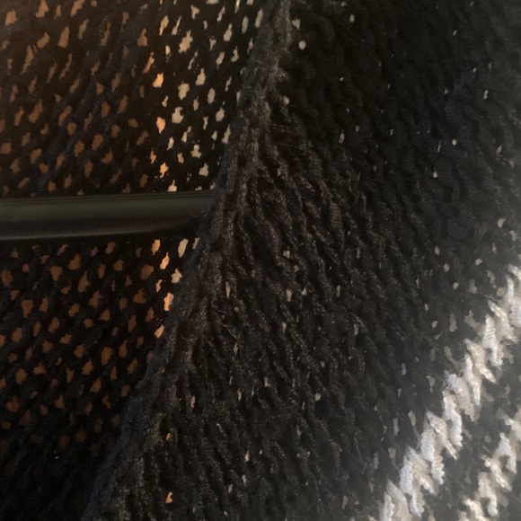 Guess Sz M long sleeve tunic: black & white - Picture 4 of 6